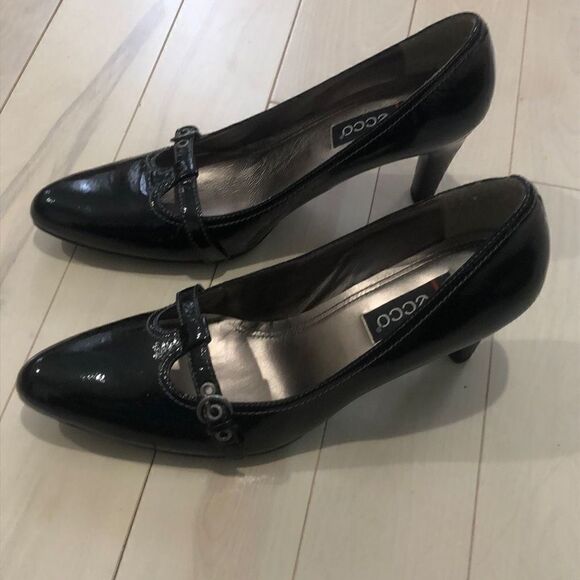 Ecco Women's Mary Jane Adjustable Buckle Pointed Toe Heels Black Size 40 - Picture 2 of 5